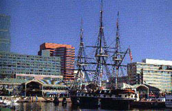 U.S. Constellation vor Harborsplace - Baltimore - Maryland